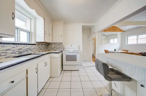 17 Arden Crescent Toronto ON M1L 3R6