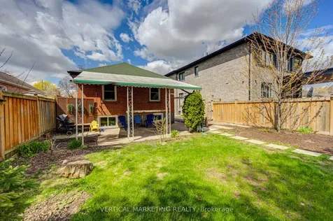 17 Arden Crescent Toronto ON M1L 3R6
