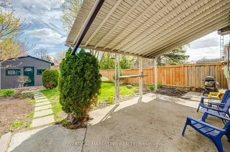 17 Arden Crescent Toronto ON M1L 3R6