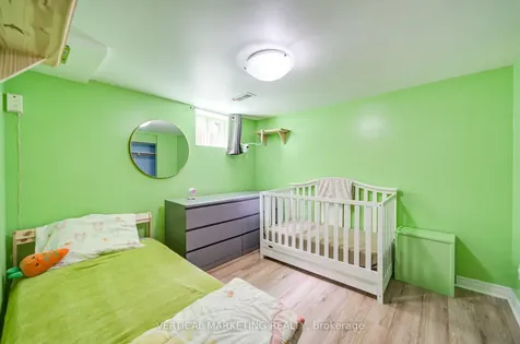 17 Arden Crescent Toronto ON M1L 3R6