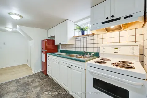 17 Arden Crescent Toronto ON M1L 3R6