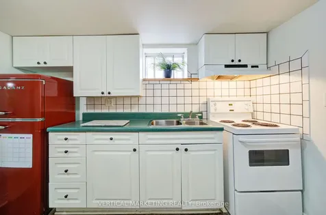 17 Arden Crescent Toronto ON M1L 3R6