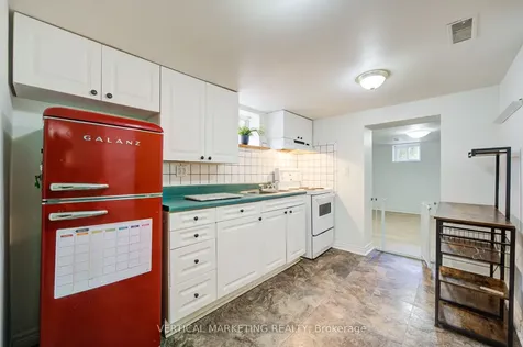 17 Arden Crescent Toronto ON M1L 3R6