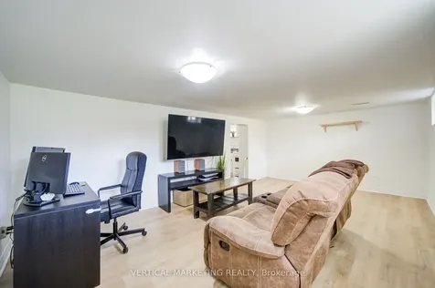17 Arden Crescent Toronto ON M1L 3R6