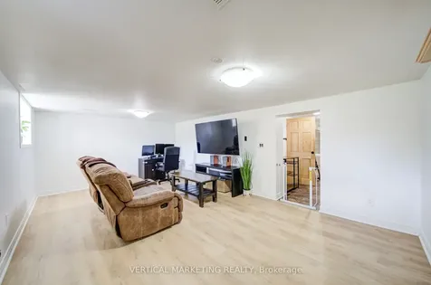 17 Arden Crescent Toronto ON M1L 3R6