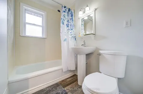 17 Arden Crescent Toronto ON M1L 3R6