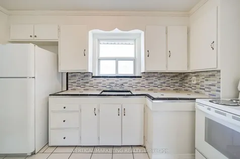 17 Arden Crescent Toronto ON M1L 3R6