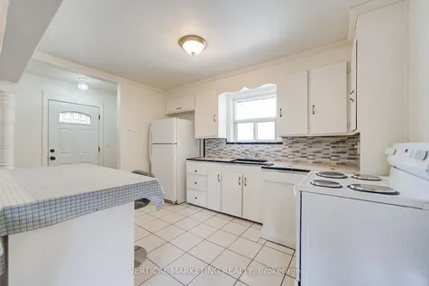 17 Arden Crescent Toronto ON M1L 3R6