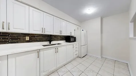 2050 Bridletowne Circle Toronto ON M1W 2V5