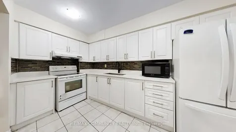 2050 Bridletowne Circle Toronto ON M1W 2V5
