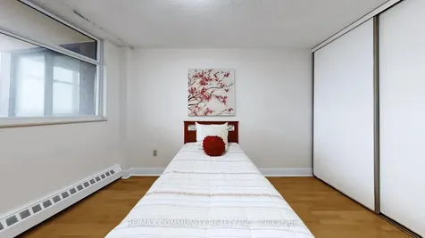 2050 Bridletowne Circle Toronto ON M1W 2V5