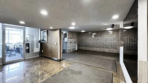 2050 Bridletowne Circle Toronto ON M1W 2V5