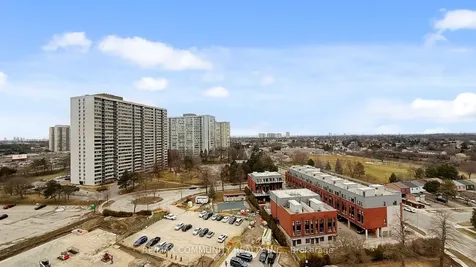 2050 Bridletowne Circle Toronto ON M1W 2V5