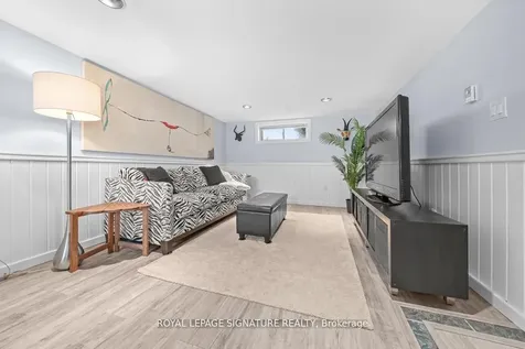 8 Wolcott Avenue Toronto ON M1L 4K1