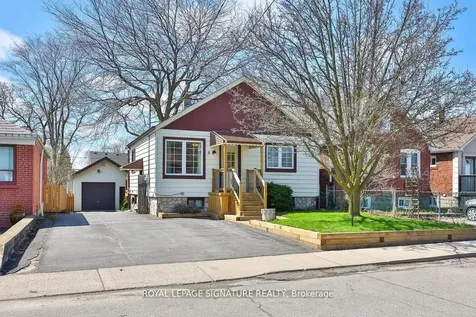 8 Wolcott Avenue Toronto ON M1L 4K1
