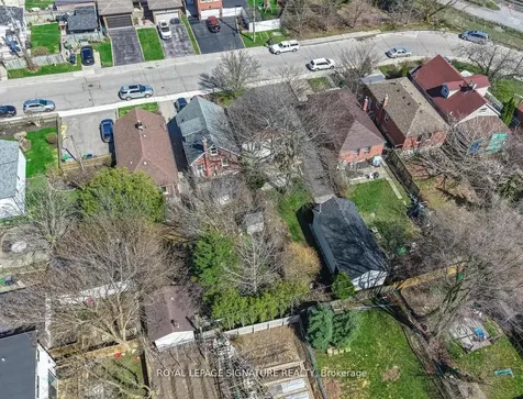 8 Wolcott Avenue Toronto ON M1L 4K1