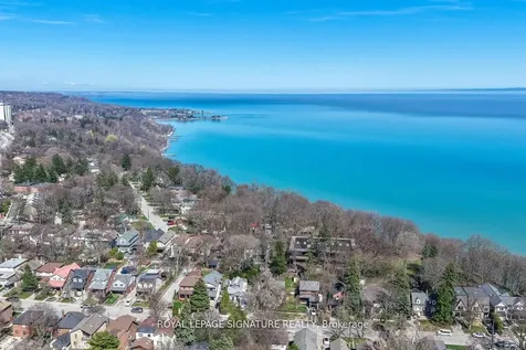 8 Wolcott Avenue Toronto ON M1L 4K1