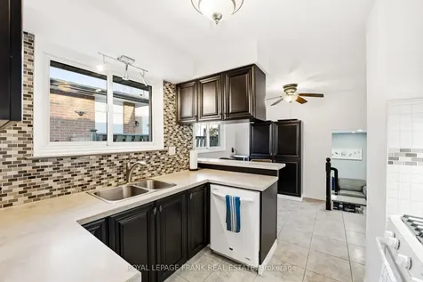 489 Crestwood Drive Oshawa ON L1G 2R4