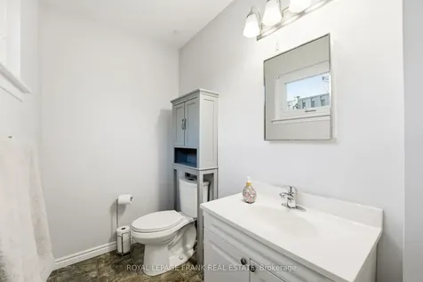 489 Crestwood Drive Oshawa ON L1G 2R4
