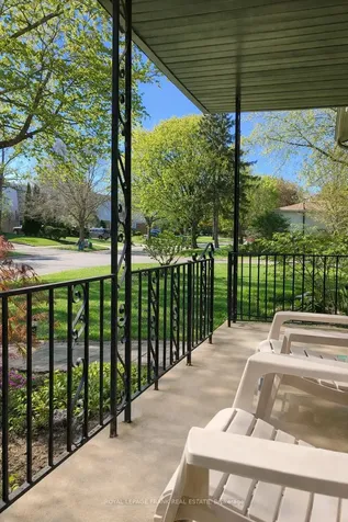 489 Crestwood Drive Oshawa ON L1G 2R4