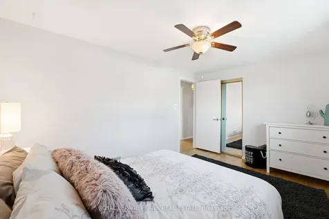 489 Crestwood Drive Oshawa ON L1G 2R4