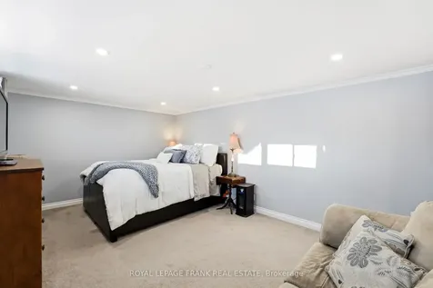 489 Crestwood Drive Oshawa ON L1G 2R4