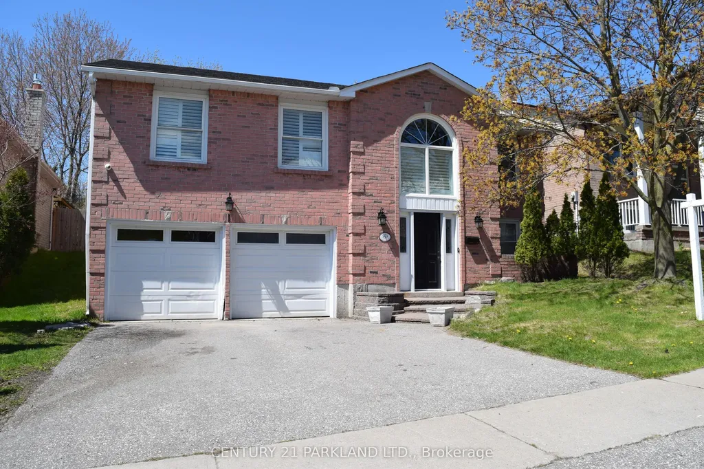797 Lochness Crescent Oshawa ON L1J 7R2
