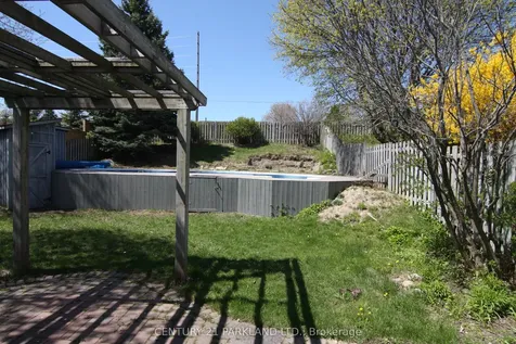 797 Lochness Crescent Oshawa ON L1J 7R2