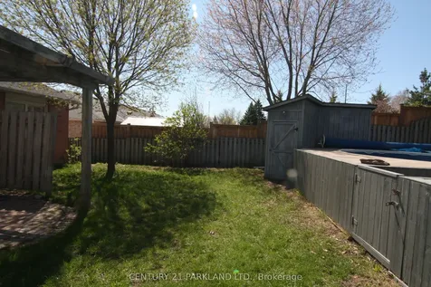 797 Lochness Crescent Oshawa ON L1J 7R2
