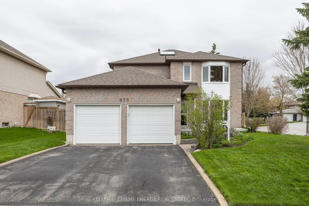 873 Lochness Crescent Oshawa ON L1J 7P9