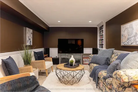 873 Lochness Crescent Oshawa ON L1J 7P9