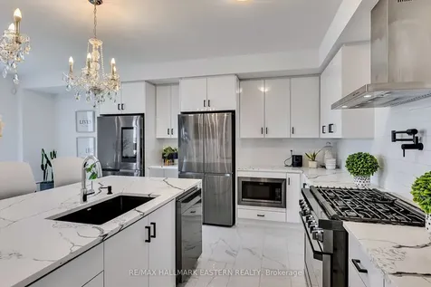 118 Whitehand Drive Clarington ON L1B 0W1