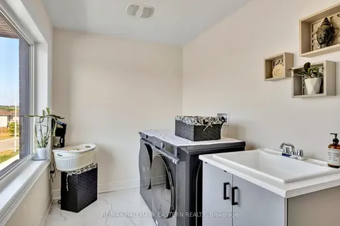 118 Whitehand Drive Clarington ON L1B 0W1