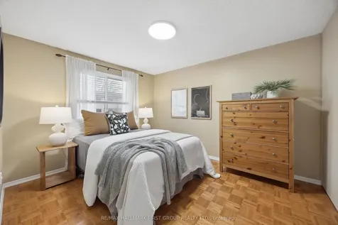1330 Trowbridge Drive Oshawa ON L1G 7L1