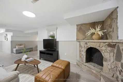 1330 Trowbridge Drive Oshawa ON L1G 7L1
