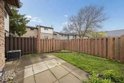 1330 Trowbridge Drive Oshawa ON L1G 7L1