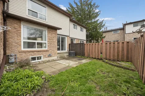 1330 Trowbridge Drive Oshawa ON L1G 7L1