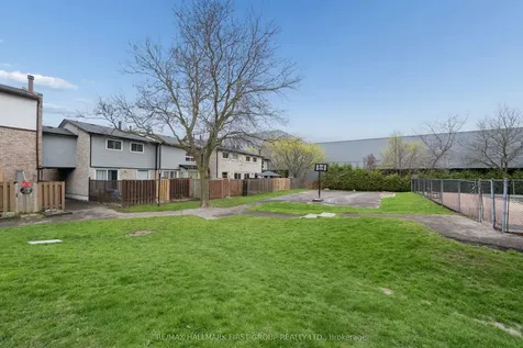 1330 Trowbridge Drive Oshawa ON L1G 7L1