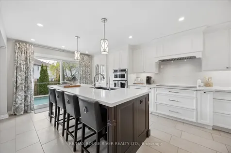 25 Medland Avenue Whitby ON L1P 1S1