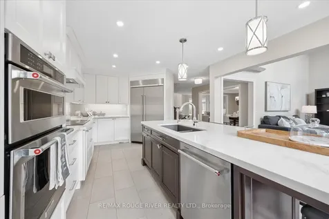 25 Medland Avenue Whitby ON L1P 1S1