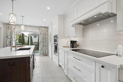 25 Medland Avenue Whitby ON L1P 1S1