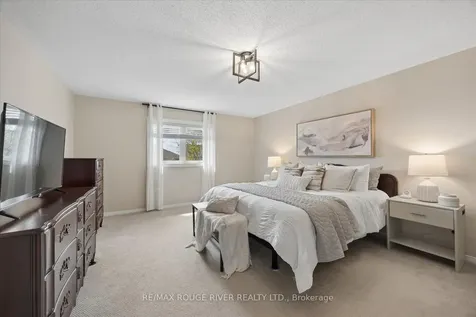 25 Medland Avenue Whitby ON L1P 1S1
