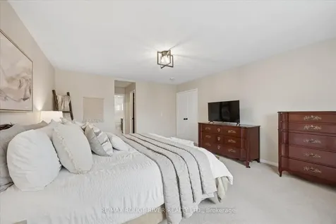 25 Medland Avenue Whitby ON L1P 1S1