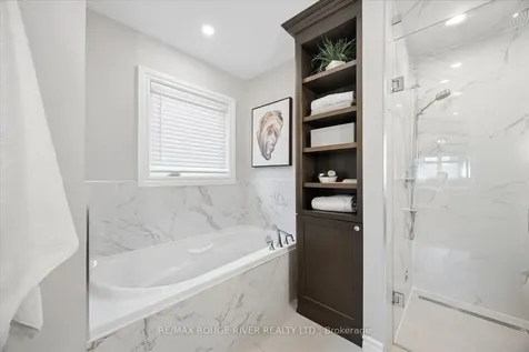 25 Medland Avenue Whitby ON L1P 1S1