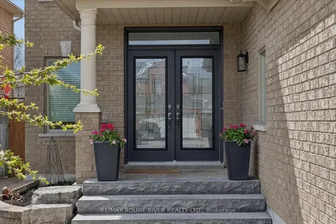 25 Medland Avenue Whitby ON L1P 1S1