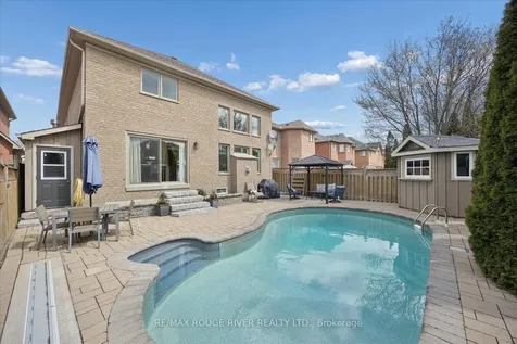 25 Medland Avenue Whitby ON L1P 1S1