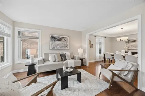 25 Medland Avenue Whitby ON L1P 1S1