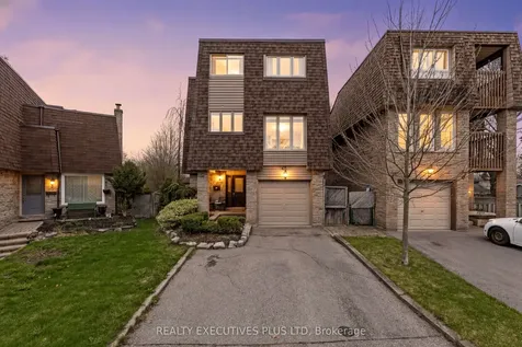 25 Graham Court Whitby ON L1N 6E1
