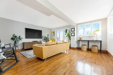 25 Graham Court Whitby ON L1N 6E1