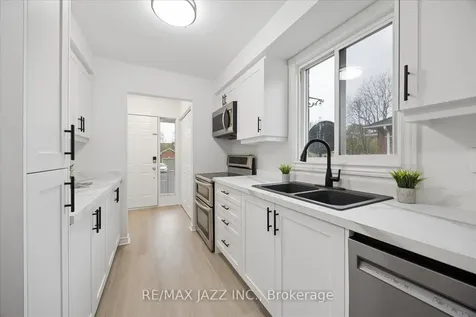 14 Penfound Drive Clarington ON L1C 4C5